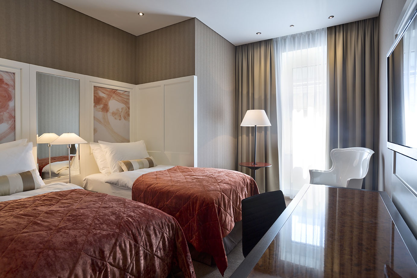 Doppelzimmer mit zwei einzelnen Betten im Hotel Harmonie im Zentrum von Wien